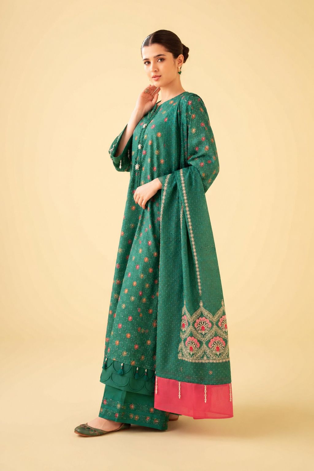 Elegant Green Embroidered 3 Piece Lawn Suit For Women