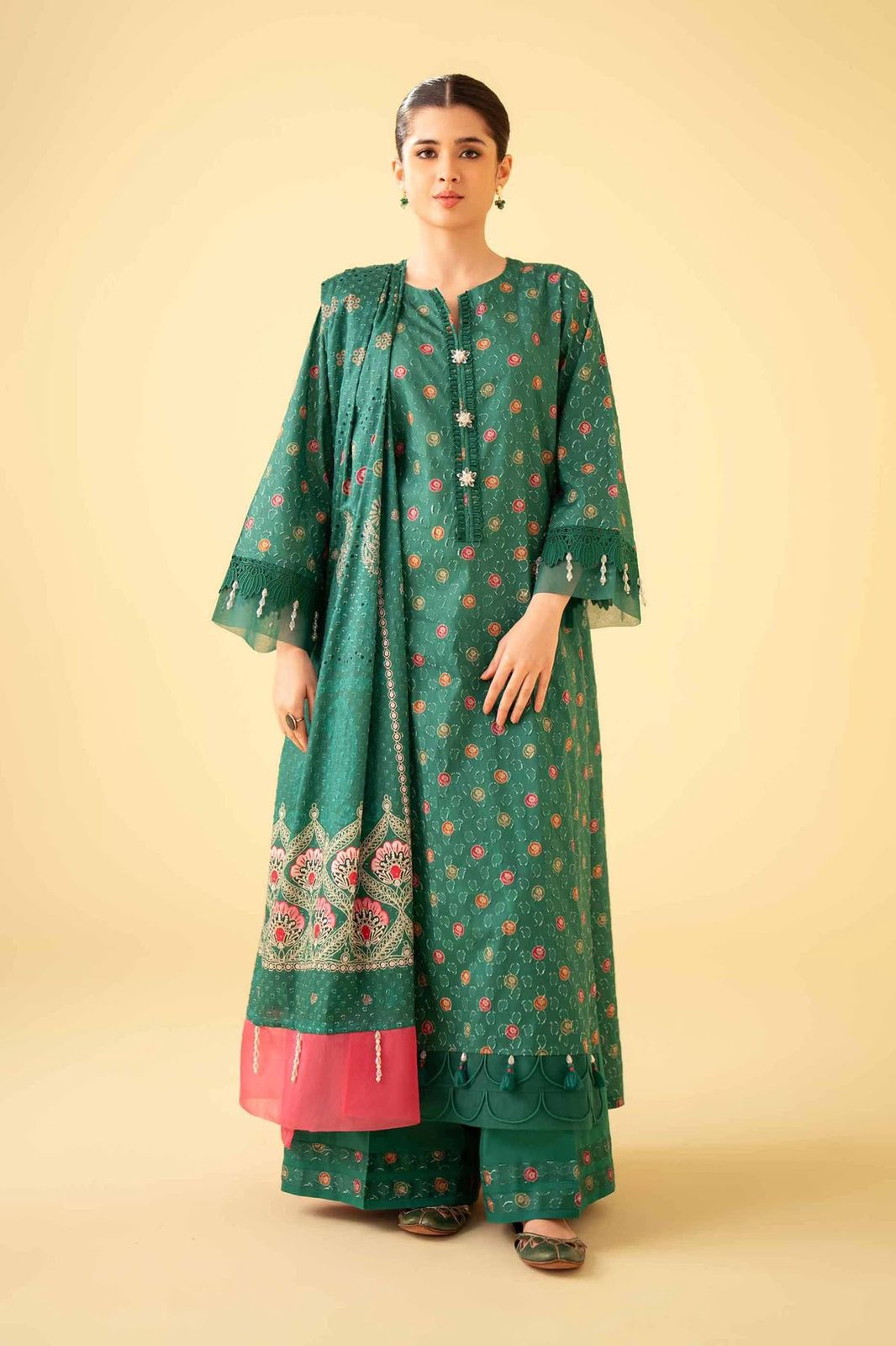 Elegant Green Embroidered 3 Piece Lawn Suit For Women