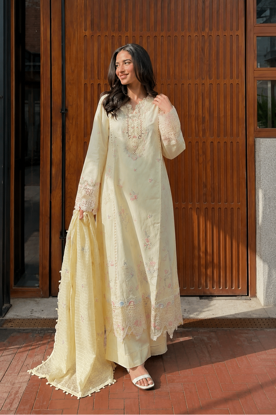 Soft Elegance Glowing Grace In Golden Sunlit Traditional Style