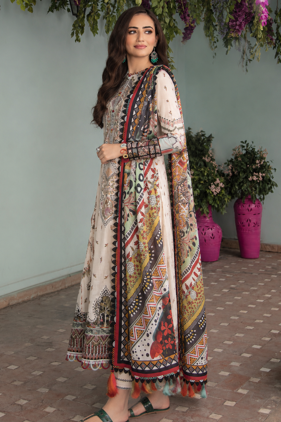 Stylish Ethnic Lawn Ensemble With Statement Dupatta